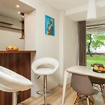 דירה With Big Terrace