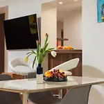 דירה With Big Terrace וילנה